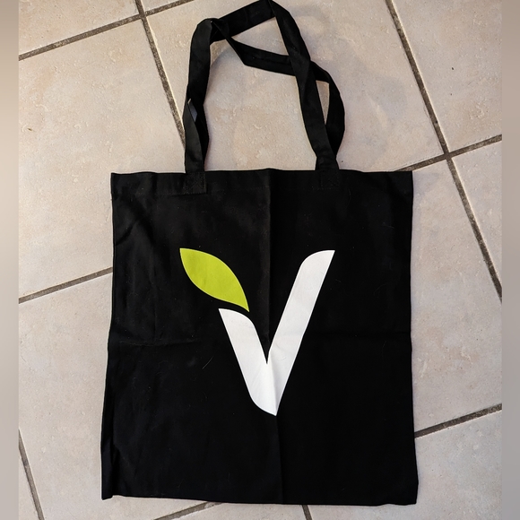 Free with purchase - Picture 2 of 2